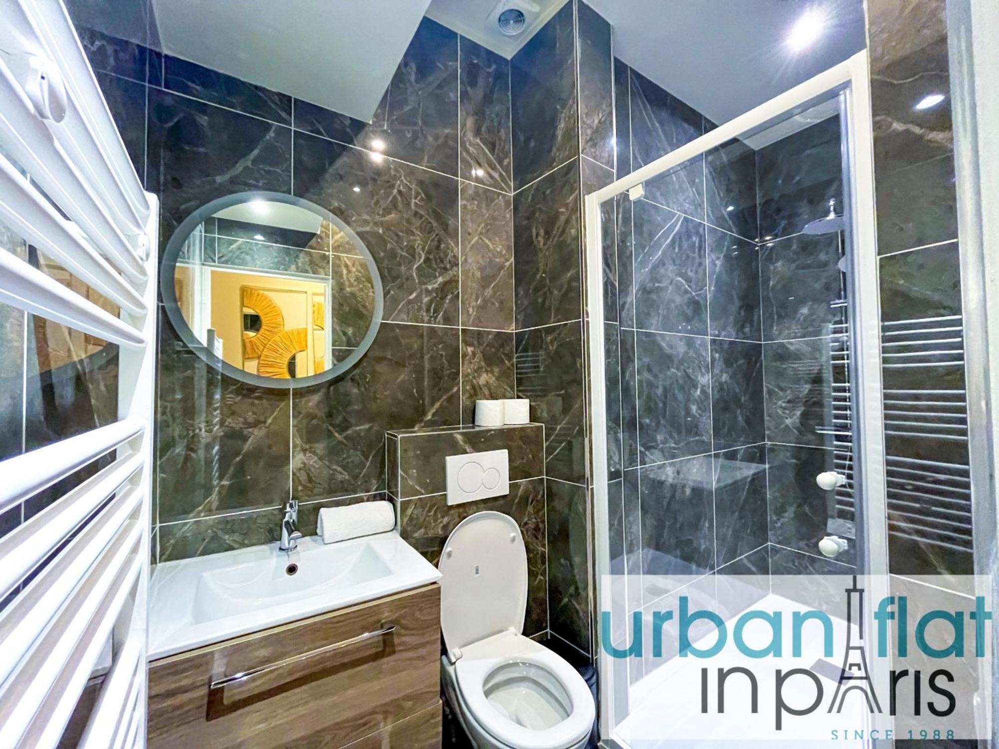 Urban Flat 63 - Beautiful 3 Bedroom Flat Champs-Elysees パリ エクステリア 写真